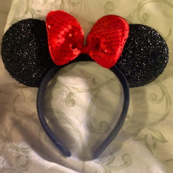 Minnie Mouse Headband - Picture 1 of 3